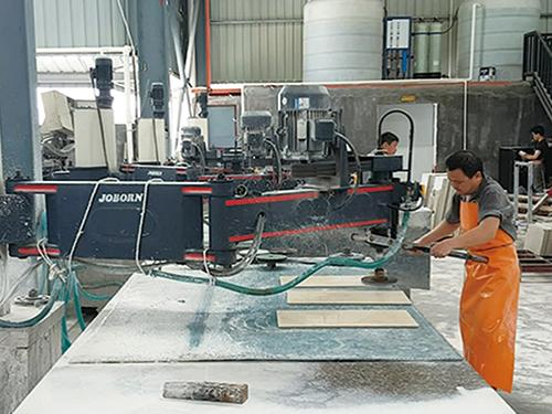 Machine de découpe et sciage pour pierre